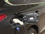 Mitsubishi Outlander 2.0 PHEV Deluxe 204Pk Automaat (SCHUIFDAK, NAVIGATIE, LEDER, 360 CAMERA, GETINT GLAS, STUUR/STOELVERWARMING, ADAPTIVE CRUISE, NIEUWE APK, NIEUWSTAAT)