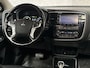 Mitsubishi Outlander 2.0 PHEV Deluxe 204Pk Automaat (SCHUIFDAK, NAVIGATIE, LEDER, 360 CAMERA, GETINT GLAS, STUUR/STOELVERWARMING, ADAPTIVE CRUISE, NIEUWE APK, NIEUWSTAAT)