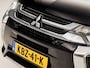 Mitsubishi Outlander 2.0 PHEV Deluxe 204Pk Automaat (SCHUIFDAK, NAVIGATIE, LEDER, 360 CAMERA, GETINT GLAS, STUUR/STOELVERWARMING, ADAPTIVE CRUISE, NIEUWE APK, NIEUWSTAAT)