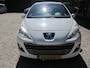 Peugeot 207 1.6 VTi Première zeer mooi en lux met trekhaak apk 17-12-2026