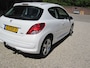 Peugeot 207 1.6 VTi Première zeer mooi en lux met trekhaak apk 17-12-2026