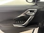 Peugeot 2008 1.2 VTi Allure Pack Premium Plus | Clima | Cruise | Trekhaak | Sfeer | Navi | Parkeersens.