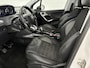 Peugeot 2008 1.2 VTi Allure Pack Premium Plus | Clima | Cruise | Trekhaak | Sfeer | Navi | Parkeersens.