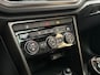 Volkswagen T-Roc 1.0 TSI Sport (PANORAMADAK, VIRTUAL COCKPIT, APPLE CARPLAY, GROOT NAVI, LED KOPLAMPEN, SPORTSTOELEN, ADAPTIVE CRUISE, PARKEERSENSOREN, NIEUWE APK, NIEUWSTAAT)