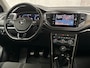 Volkswagen T-Roc 1.0 TSI Sport (PANORAMADAK, VIRTUAL COCKPIT, APPLE CARPLAY, GROOT NAVI, LED KOPLAMPEN, SPORTSTOELEN, ADAPTIVE CRUISE, PARKEERSENSOREN, NIEUWE APK, NIEUWSTAAT)