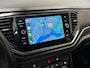 Volkswagen T-Roc 1.0 TSI Sport (PANORAMADAK, VIRTUAL COCKPIT, APPLE CARPLAY, GROOT NAVI, LED KOPLAMPEN, SPORTSTOELEN, ADAPTIVE CRUISE, PARKEERSENSOREN, NIEUWE APK, NIEUWSTAAT)