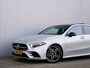 Mercedes-Benz A-klasse 180 Business Solution AMG Navi / DAB / Pano-dak / Apple Carplay / Camera