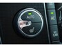 Volvo V40 T3 Polar+ Sport | Panoramadak | Stoelverwarming | Afneembare trekhaak | Full led system | Extra getint glas | Achteruitrijcamera | Keyless entry | Climate control | 17 inch. lichtmetalen velgen