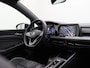 Volkswagen Golf 1.5 eTSI Aut. R-Line | Panoramadak | IQ Light | BlackStyle | Winterpakket | HeadUp Display | 18" Velgen |
