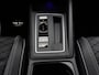 Volkswagen Golf 1.5 eTSI Aut. R-Line | Panoramadak | IQ Light | BlackStyle | Winterpakket | HeadUp Display | 18" Velgen |