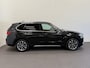 BMW X5 xDrive40e iPerformance High Executive Panoramadak Trekhaak Navigatie Apple Carplay Android Auto 360 camera Adaptive Cruise Control Stoelverwarming voor en achter Head-up-display Harman Kardon Dodehoek detectie Leder Climate Control parkeersensoren