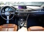 BMW 3-Serie Touring 318i M Sport Corporate | AUTOMAAT | XENON | STOELVERW. | PDC | CRUISE | VIRTUAL DASH | APK | NAP.