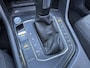 Volkswagen Tiguan 1.5 TSI 150pk DSG ACT Highline Business R R-line Panorama Trekhaak Assistentie pakket Navigatie 20" Velgen