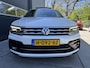 Volkswagen Tiguan 1.5 TSI 150pk DSG ACT Highline Business R R-line Panorama Trekhaak Assistentie pakket Navigatie 20" Velgen