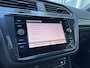 Volkswagen Tiguan 1.5 TSI 150pk DSG ACT Highline Business R R-line Panorama Trekhaak Assistentie pakket Navigatie 20" Velgen