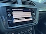 Volkswagen Tiguan 1.5 TSI 150pk DSG ACT Highline Business R R-line Panorama Trekhaak Assistentie pakket Navigatie 20" Velgen