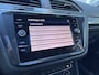 Volkswagen Tiguan 1.5 TSI 150pk DSG ACT Highline Business R R-line Panorama Trekhaak Assistentie pakket Navigatie 20" Velgen