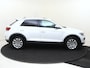 Volkswagen T-Roc 1.5 TSI Sport | Adaptieve cruise control | Dodehoek detectie | Keyless | Achteruitrijcamera  | Navigatie | Digital cockpit Pro | Elektrische achterklep |