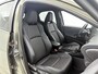 Toyota Yaris 1.5 Hybrid 130 Executive | BTW Voertuig | Stoel+stuurverwarming | Dodehoek Detectie | Parkeersensoren Voor+Achter | Apple CarPlay/Android Auto | Cruise Control Adaptive | Draadloze telefoonlader |