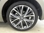 Toyota Yaris 1.5 Hybrid 130 Executive | BTW Voertuig | Stoel+stuurverwarming | Dodehoek Detectie | Parkeersensoren Voor+Achter | Apple CarPlay/Android Auto | Cruise Control Adaptive | Draadloze telefoonlader |