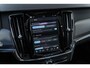 Volvo V90 2.0 T8 Plug-in Hybrid AWD Ultimate Dark | Luchtvering | Bowers Wilkins Audio | 360 Graden Camera | Panoramadak | Head-up Display | Sportstoelen | Elektrische Achterklep | Navigatie | Apple Carplay | Android Auto | Cruise Control Adaptief