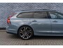 Volvo V90 2.0 T8 Plug-in Hybrid AWD Ultimate Dark | Luchtvering | Bowers Wilkins Audio | 360 Graden Camera | Panoramadak | Head-up Display | Sportstoelen | Elektrische Achterklep | Navigatie | Apple Carplay | Android Auto | Cruise Control Adaptief