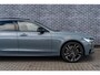 Volvo V90 2.0 T8 Plug-in Hybrid AWD Ultimate Dark | Luchtvering | Bowers Wilkins Audio | 360 Graden Camera | Panoramadak | Head-up Display | Sportstoelen | Elektrische Achterklep | Navigatie | Apple Carplay | Android Auto | Cruise Control Adaptief