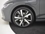 Volkswagen Golf 1.5 eHybrid Life Edition 204Pk DSG/AUTO | Panorama-dak | Achteruitrijcamera | Cruise control adaptief | Apple carplay android auto | Keyless entry/start | Parkeersensoren voor/achter | LED | DAB | 18"LMV