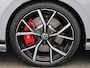 Volkswagen Golf 2.0 TSI GTI Clubsport 301 PK| Panoramadak | 19 Inch Velgen | LED Matrix | 3D Ledachterlichten | Black Style | Head-Up-Display | Achteruitrijcamera | Navigatie