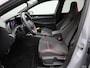 Volkswagen Golf 2.0 TSI GTI Clubsport 301 PK| Panoramadak | 19 Inch Velgen | LED Matrix | 3D Ledachterlichten | Black Style | Head-Up-Display | Achteruitrijcamera | Navigatie