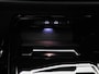 Volkswagen Golf 2.0 TSI GTI Clubsport 301 PK| Panoramadak | 19 Inch Velgen | LED Matrix | 3D Ledachterlichten | Black Style | Head-Up-Display | Achteruitrijcamera | Navigatie