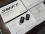 Suzuki Swift 1.2 Style Smart Hybrid | Automaat / Nieuw model | Parelmoer / Carplay / Clima / Two-Tone
