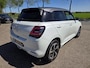 Suzuki Swift 1.2 Style Smart Hybrid | Automaat / Nieuw model | Parelmoer / Carplay / Clima / Two-Tone