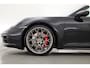 Porsche 911 Cabrio 3.0 Carrera 4 S Orgi. NL | Sport Chrono | Achterasbesturing | Sport Design Pack | PDCC | PDLS | Sportuitlaat | 20/21'' | Adaptieve Sportstoelen Plus ( Leder-Sport-Tex Stickels (checker Flag)