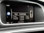Volvo V40 1.5 T3 Nordic+ Sport | R-Design Exterieur | Lichtmetalen Velgen 17 inch | Navigatie | Parkeerverwarming | Stoelverwarming | Verwarmde Voorruit | Sportonderstel | LED Koplampen | Bluetooth
