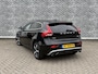Volvo V40 1.5 T3 Nordic+ Sport | R-Design Exterieur | Lichtmetalen Velgen 17 inch | Navigatie | Parkeerverwarming | Stoelverwarming | Verwarmde Voorruit | Sportonderstel | LED Koplampen | Bluetooth