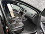 Volvo V40 1.5 T3 Nordic+ Sport | R-Design Exterieur | Lichtmetalen Velgen 17 inch | Navigatie | Parkeerverwarming | Stoelverwarming | Verwarmde Voorruit | Sportonderstel | LED Koplampen | Bluetooth