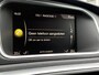 Volvo V40 1.5 T3 Nordic+ Sport | R-Design Exterieur | Lichtmetalen Velgen 17 inch | Navigatie | Parkeerverwarming | Stoelverwarming | Verwarmde Voorruit | Sportonderstel | LED Koplampen | Bluetooth