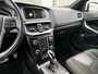 Volvo V40 1.5 T3 Nordic+ Sport | R-Design Exterieur | Lichtmetalen Velgen 17 inch | Navigatie | Parkeerverwarming | Stoelverwarming | Verwarmde Voorruit | Sportonderstel | LED Koplampen | Bluetooth