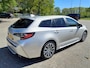 Toyota Corolla Touring Sports 2.0 Hybrid Style mooie complete in Nederland nieuw geleverde Corolla met afneembare trekhaak!