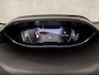 Peugeot 5008 1.2 PureTech Allure Sport 7 Persoons (APPLE CARPLAY, GROOT NAVI, 360 CAMERA, LEDER, ADAPTIVE CRUISE, SPORTSTOELEN, ELEK ACHTERKLEP, KEYLESS, GETINT GLAS, SFEERVERLICHTING, NIEUWSTAAT)