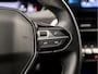 Peugeot 5008 1.2 PureTech Allure Sport 7 Persoons (APPLE CARPLAY, GROOT NAVI, 360 CAMERA, LEDER, ADAPTIVE CRUISE, SPORTSTOELEN, ELEK ACHTERKLEP, KEYLESS, GETINT GLAS, SFEERVERLICHTING, NIEUWSTAAT)