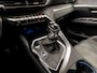 Peugeot 5008 1.2 PureTech Allure Sport 7 Persoons (APPLE CARPLAY, GROOT NAVI, 360 CAMERA, LEDER, ADAPTIVE CRUISE, SPORTSTOELEN, ELEK ACHTERKLEP, KEYLESS, GETINT GLAS, SFEERVERLICHTING, NIEUWSTAAT)