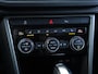 Volkswagen T-Roc 1.5 TSI Style Business 150PK DSG | Led Plus | Trekhaak | Camera | Navigatie | Stoelverarming