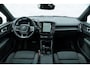 Volvo XC40 Single Motor 69 kWh Essential | Navigatie | Apple Carplay | Android Auto | Achteruitrijcamera | Parkeersensoren | Lichtmetalen Velgen 19 inch | Cruise Control | Climate Control