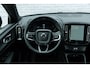 Volvo XC40 Single Motor 69 kWh Essential | Navigatie | Apple Carplay | Android Auto | Achteruitrijcamera | Parkeersensoren | Lichtmetalen Velgen 19 inch | Cruise Control | Climate Control