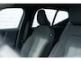 Volvo XC40 Single Motor 69 kWh Essential | Navigatie | Apple Carplay | Android Auto | Achteruitrijcamera | Parkeersensoren | Lichtmetalen Velgen 19 inch | Cruise Control | Climate Control