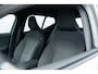 Volvo XC40 Single Motor 69 kWh Essential | Navigatie | Apple Carplay | Android Auto | Achteruitrijcamera | Parkeersensoren | Lichtmetalen Velgen 19 inch | Cruise Control | Climate Control