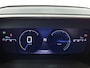 Peugeot 2008 GT Hybrid 145 e-DSC6 | Navigatie | Elektrisch Verstelbare Bestuurderstoel | Camera Voor + Achter | Stoelverwarming | Dodehoekbewaking | Adaptieve Cruise Control | Apple CarPlay/Android Auto |