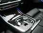 BMW X5 xDrive50e M Sport PHEV 490pk Dealer O.H. | Panodak Sky Lounge | Luchtvering | Head Up | 360 Camera | Harman / Kardon | Nappa Lederen Comfortstoelen Memory & Verwarmd | Carbon Schwarz | Apple Carplay | Keyless | Blis | 22"L.M | Plug In Hybrid |